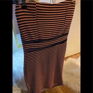 Fitted strapless dress